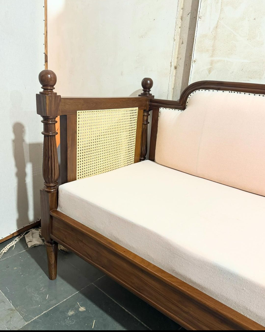 3 SEATER WOODEN SOFA MADE IN TEAK WOOD - Image 3