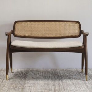 WOODEN BENCH MADE IN TEAK WOOD