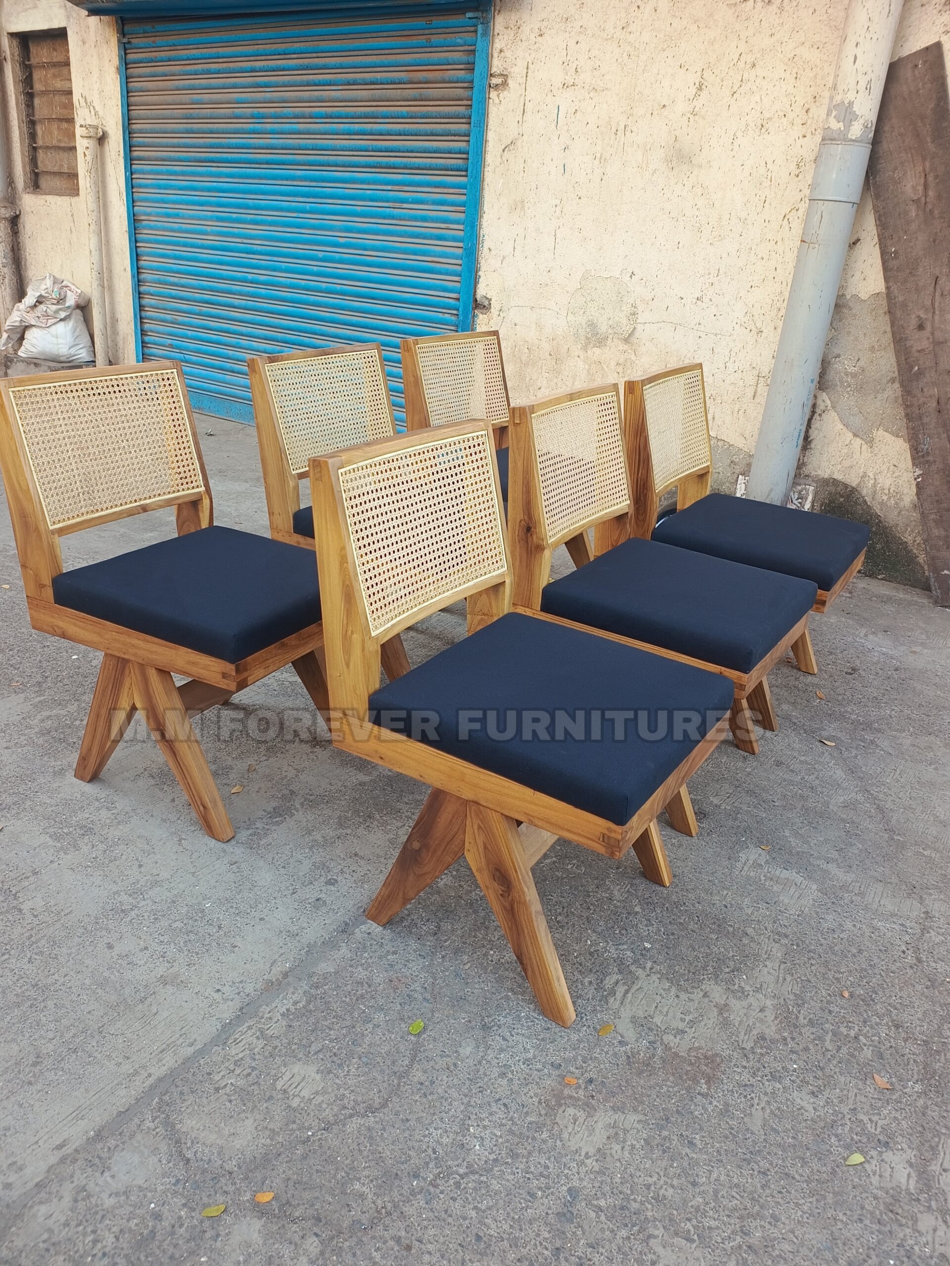 DINING LOTUS CHAIR MADE IN TEAK WOOD - Image 2