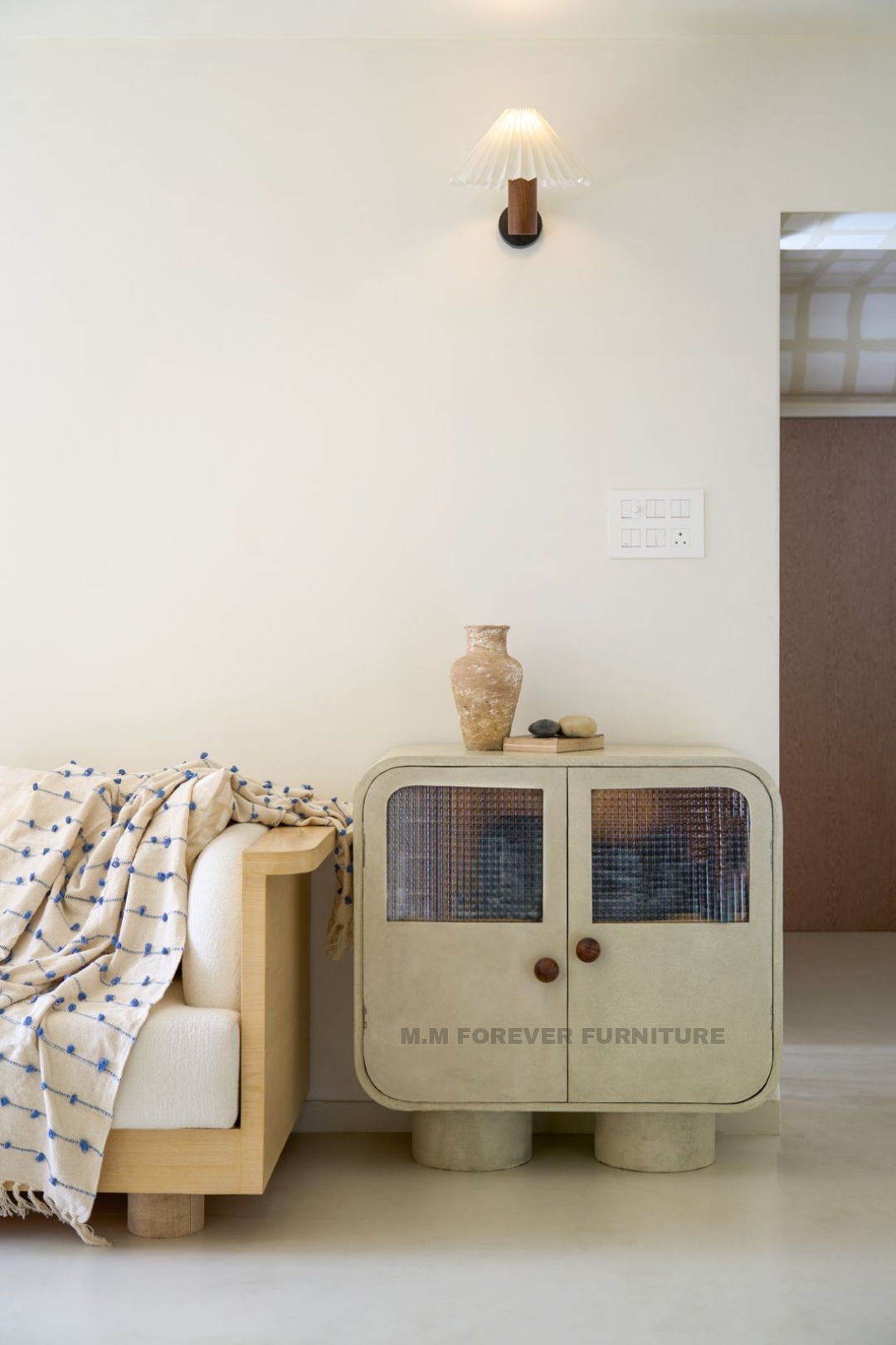 Side Bord Made In Teak Wood