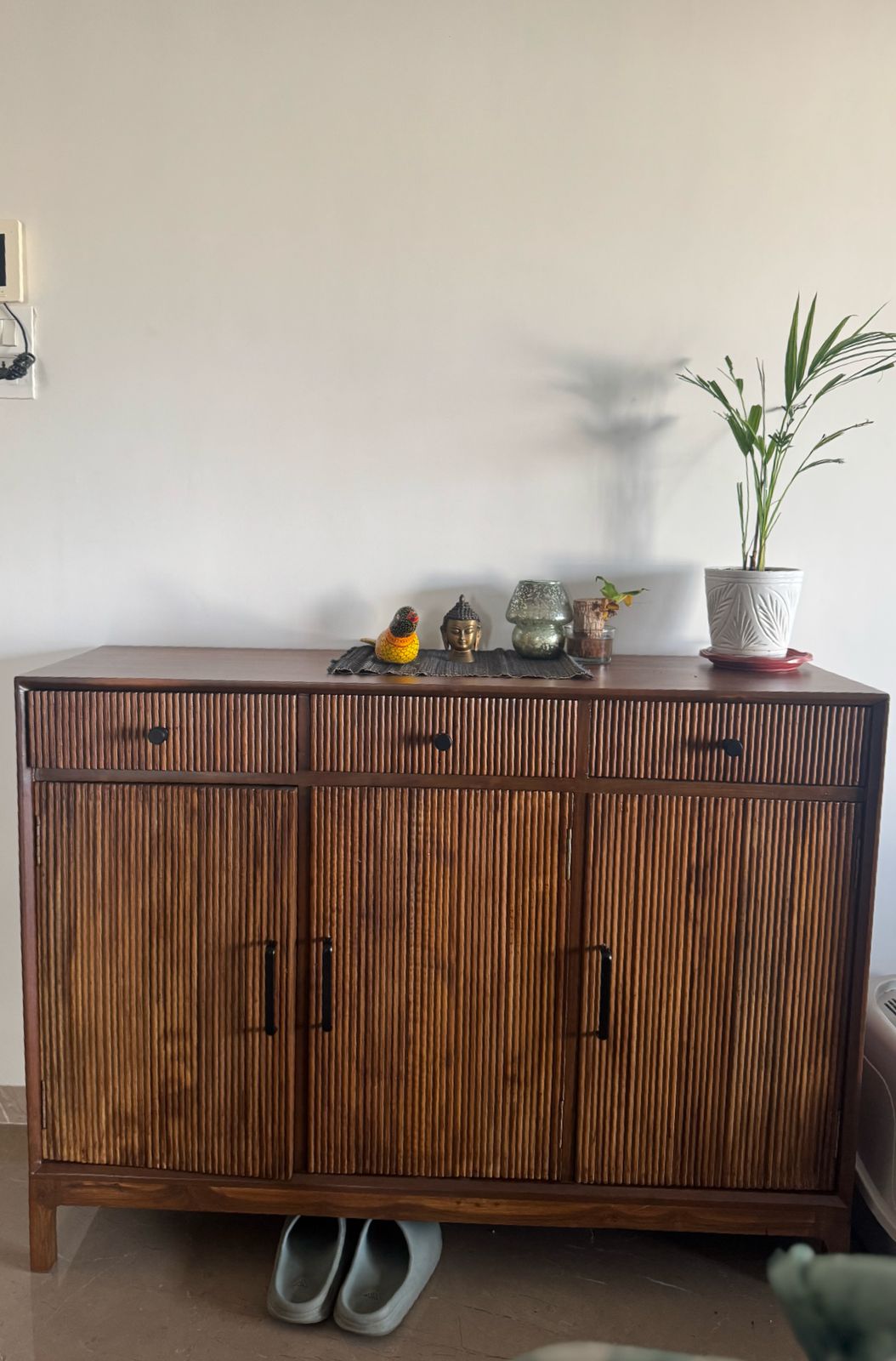 Side Bord Made In Teak Wood