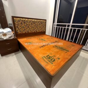 BED WITH HYDRAULIC FITTING MADE IN HARDCORE PLYWOOD AND VENEER POLISH