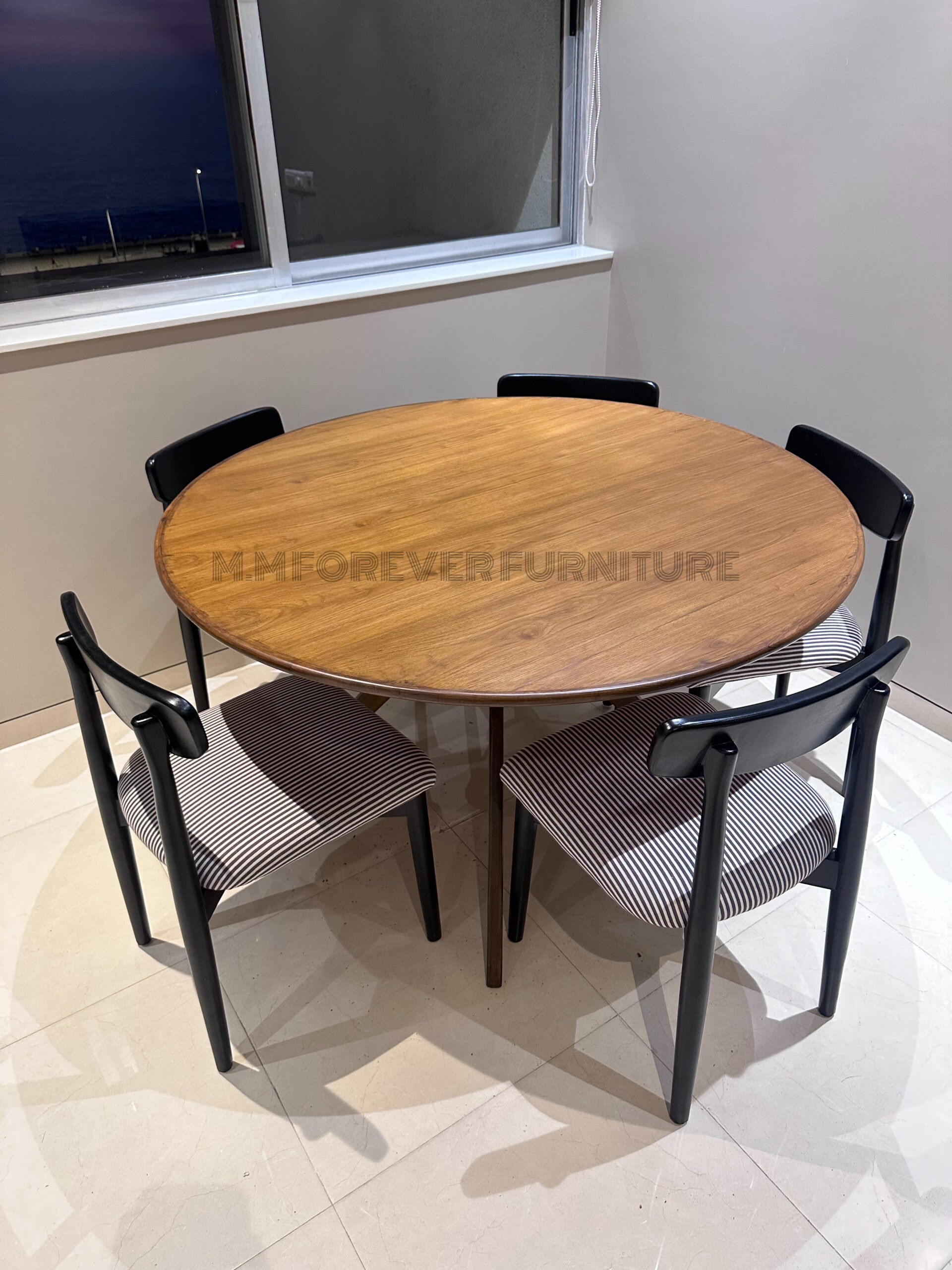 ROUND Wooden Dining TABLE MADE IN TEAK WOOD